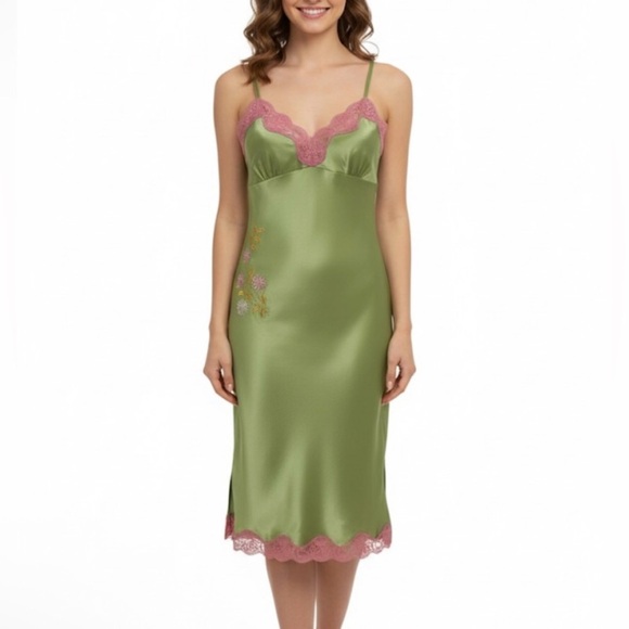 NWT Vintage Y2K Gold Hawk 100% Silk Slip Dress Midi Green Pink Lace Embroidered - threedaughtersproperties.com NWT Vintage Y2K Gold Hawk 100% Silk Slip Dress Midi Green Pink Lace Embroidered - threedaughtersproperties.com